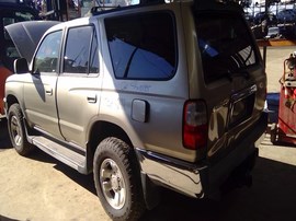 2002 TOYOTA 4RUNNER SILVER, SR5 MODEL, 3.4L, AT, 2WD.  Z26299